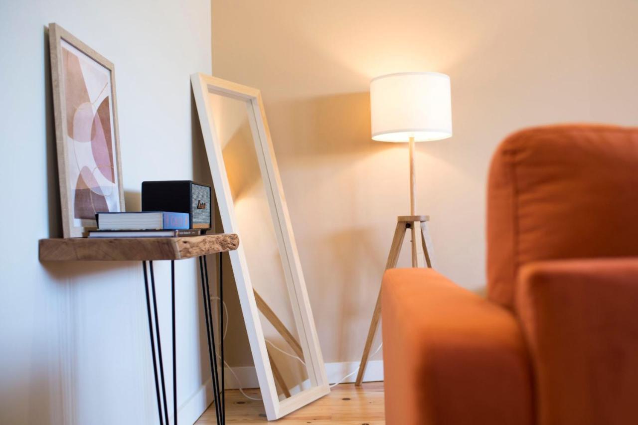 Central Superb Flat W/ Ac & Balcony By Lovelystay ポルト エクステリア 写真