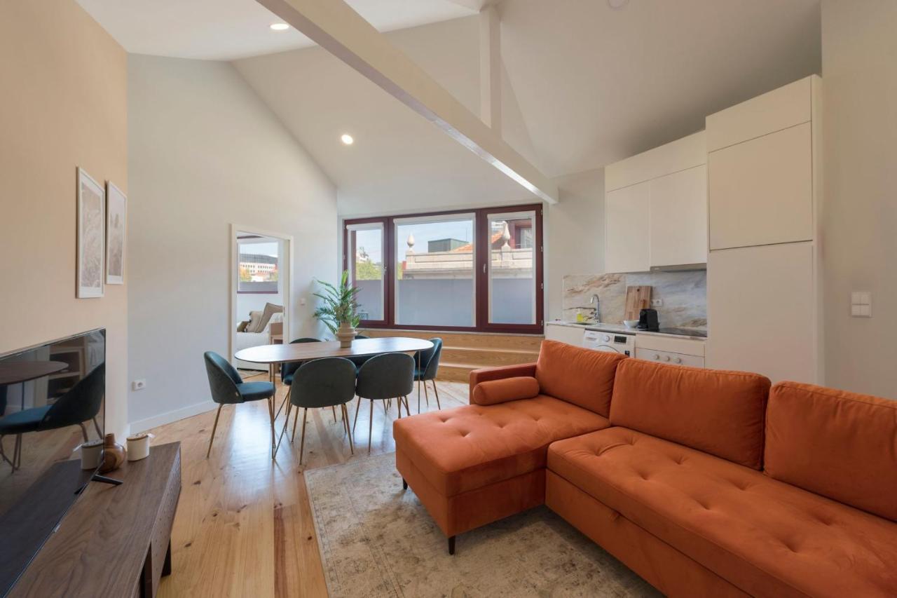 Central Superb Flat W/ Ac & Balcony By Lovelystay ポルト エクステリア 写真