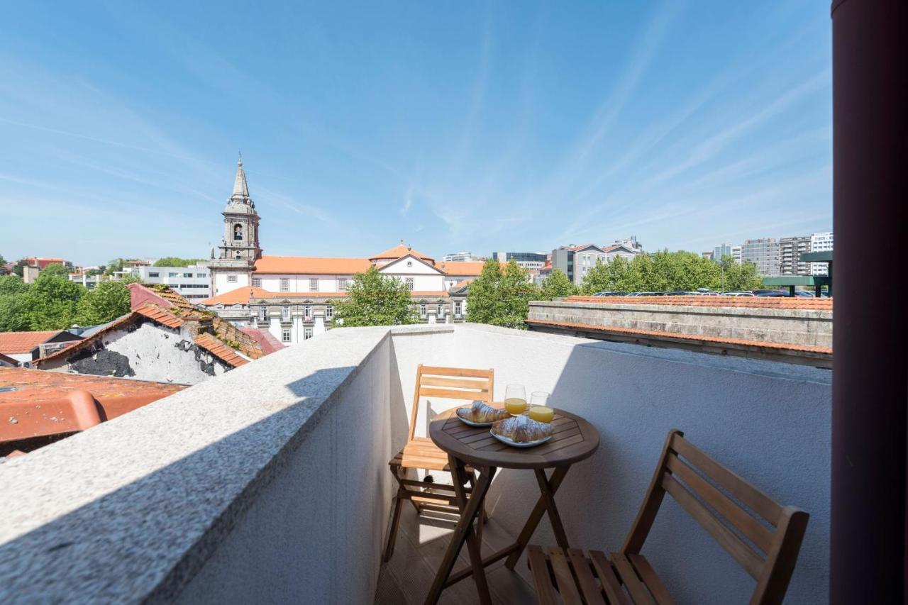 Central Superb Flat W/ Ac & Balcony By Lovelystay ポルト エクステリア 写真