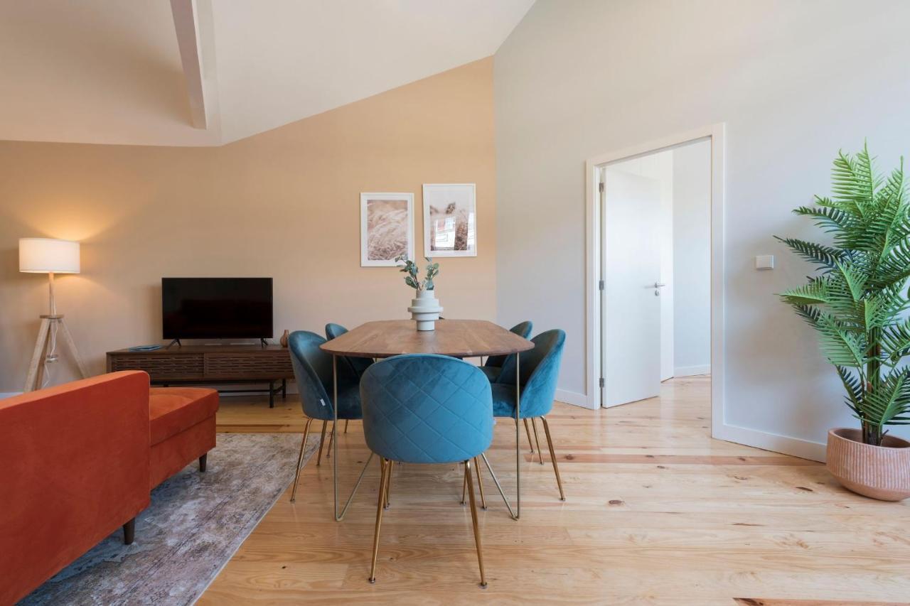 Central Superb Flat W/ Ac & Balcony By Lovelystay ポルト エクステリア 写真